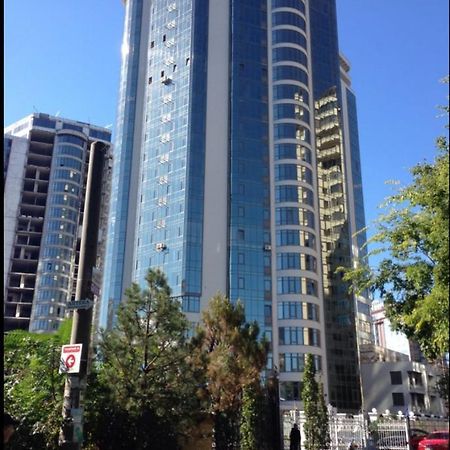 Arcadia- Gagarin Plaza 5/2 Apartment Odessa Luaran gambar