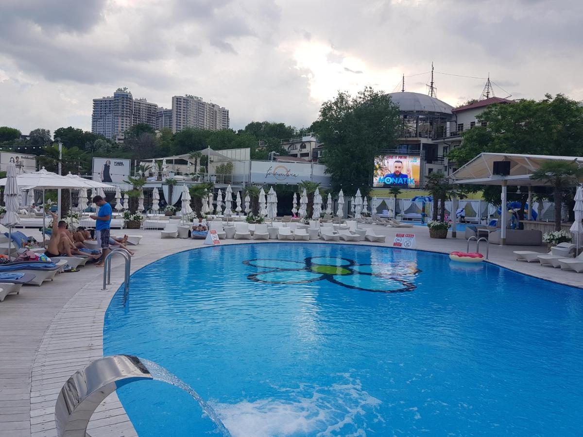 Arcadia- Gagarin Plaza 5/2 Apartment Odessa Luaran gambar